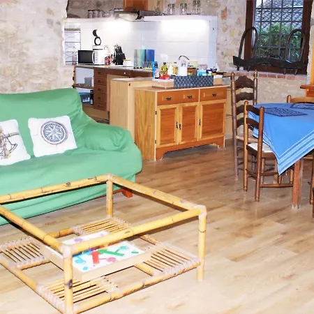 Holiday home Rustic Les Corts Del Mas Virrei Girona